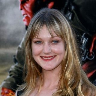 Azura Skye; in 2008 Los Angeles Film Festival - "Hellboy II: The Golden Army" Premiere - Arrivals