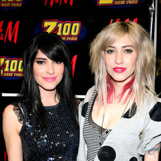 The Veronicas in Z100's Jingle Ball 2008 - Press Room