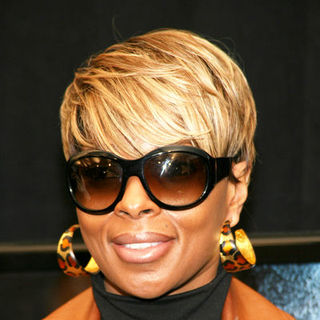 Mary J. Blige in "Notorious" New York City Premiere - Arrivals