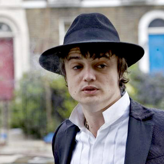 Pete Doherty in Pete Doherty leaving the Thames Magistrates Court after a review hearing on April 18, 2007
