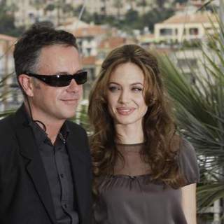Angelina Jolie, Michael Winterbottom in 2007 Cannes Film Festival - A Mighty Heart - Photocall - May 21, 2007