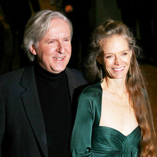 James Cameron, Suzy Amis in "Avatar" World Premiere - Arrivals
