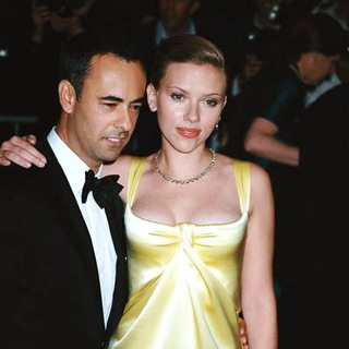 Scarlett Johansson in 2004 Costume Institute Gala Dangerous Liaisons