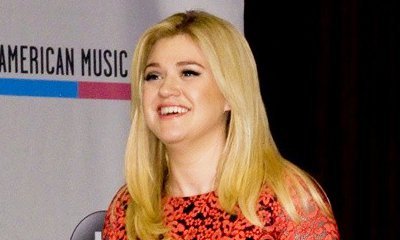 Kelly Clarkson Readies New Album 'Piece by Piece'  for March