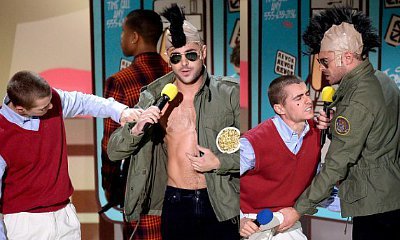 Zac Efron Shows Off His Shirtless Body, Grabs Dave Franco's Crotch Onstage at MTV Movie Awards