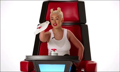 Christina Aguilera Mocks Miley Cyrus, Britney Spears, Shakira in 'The Voice' Promo