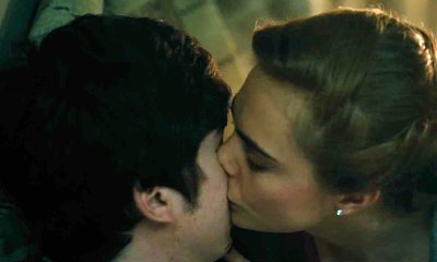 Cara Delevingne Sweetly Kisses Nat Wolff in New 'Paper Towns' Trailer