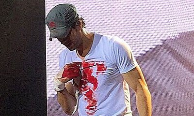 Enrique Iglesias Performs With Bloody Hand After Slicing His Fingers on Drone Onstage