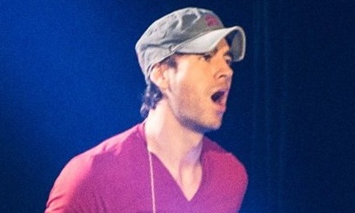 Enrique Iglesias Undergoing Hand Reconstructive Surgery After Concert Injury