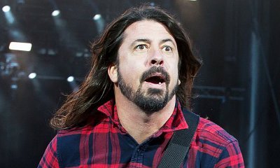 Video: Dave Grohl's Doctor Joins Foo Fighters Onstage for White Stripes' 'Seven Nation Army'