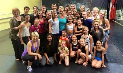 Britney Spears Teaches Young Dance Class 'Happy' Choreography