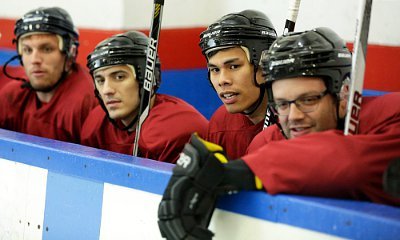 Hockey Comedy 'Benders' Canceled After 1 Season
