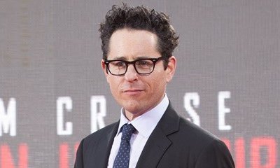 J.J. Abrams Promises 'Star Wars: The Force Awakens' Wouldn't 'Suck'