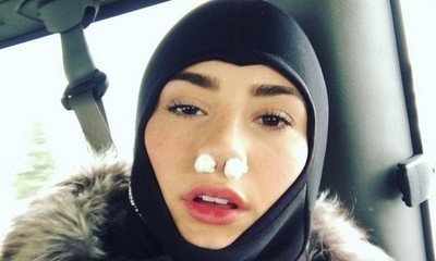 Demi Lovato Uses Tampons on Her Nose to Fight Cold