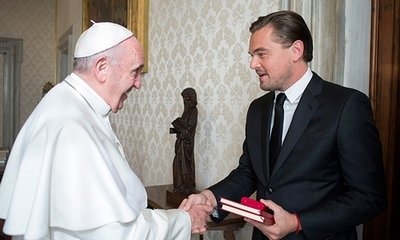 Leonardo DiCaprio Discusses Environmental Issues With Pope at Vatican