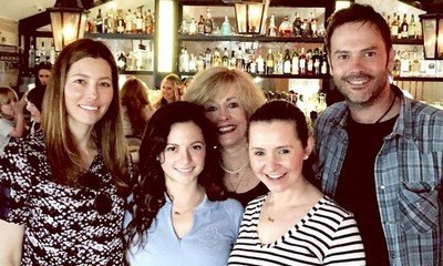Jessica Biel Reunites With '7th Heaven' Co-Stars at Her Restaurant Opening