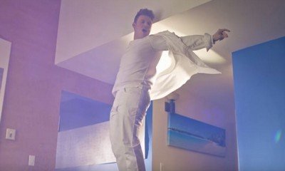 Nick Carter Goes Back to 1990s in His New Music Video for '19 in 99'