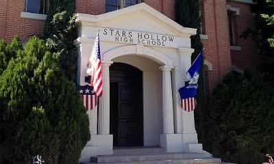 Revisit Stars Hollow With These 'Gilmore Girls' Revival Set Photos