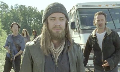 'The Walking Dead' Boss on That Surprise Hook-Up and the Newcomer