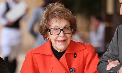 Nancy Reagan Dies at 94, Celebrities Mourn Former First Lady