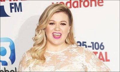 Kelly Clarkson Gives Birth to Baby Boy Remington