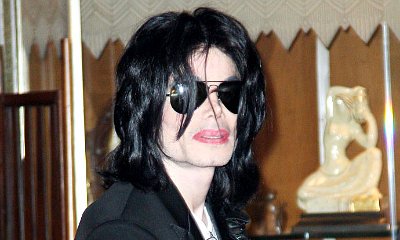 Is That Michael Jackson? Late Singer Is Believed to Make Appearance in Daughter Paris' Selfie