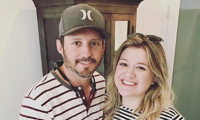 Kelly Clarkson and Husband Celebrate Anniversary in a Sweet and Old-School Way. See the Pic