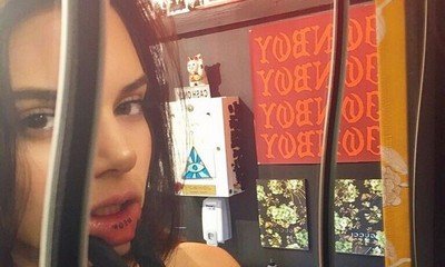 Kendall Jenner Unveils New Lip Tattoo