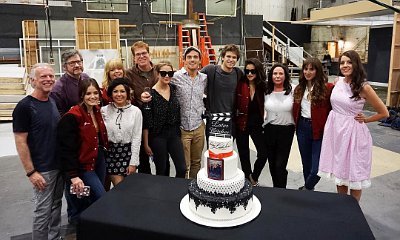 See Photos of 'Pretty Little Liars' Stars on Last Day of Filming Series Finale