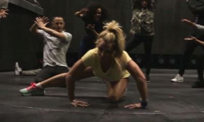 Britney Spears Takes on Viral Mannequin Challenge With Her Dancers in Las Vegas