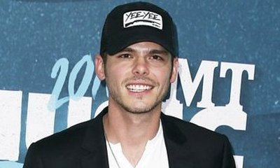 Granger Smith Broke His Ribs and Punctured His Lung After Falling From Stage