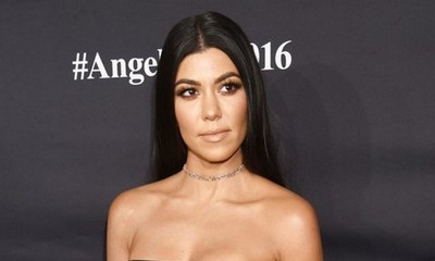 Kourtney Kardashian Goes Naked, Exposes Bare Butt on Snapchat