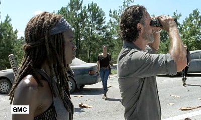 'The Walking Dead' Midseason Premiere Clip: Rick Faces Saviors Roadblock