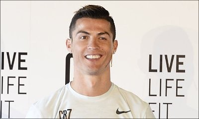 Cristiano Ronaldo Teases His Naked Photo - Take a Peek Now!