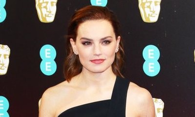 Get First Look at Daisy Ridley as Hamlet's Forbidden Lover in 'Ophelia'