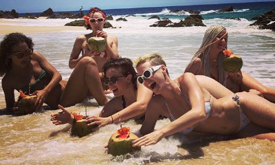 Katy Perry Parades Bikini Body as She Enjoys Water Splash on the Beach