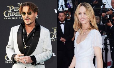 Johnny Depp Is 'Begging' Ex Vanessa Paradis to Come Back to Him