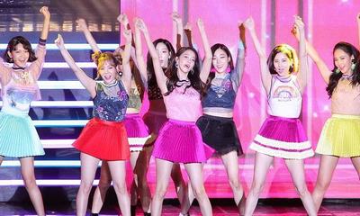 Girls' Generation in Talks to Renew Contracts With SM