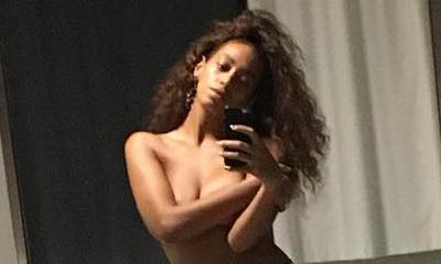 Solange Goes Topless for Sizzling Mirror Selfie - See the Sexy Pic!
