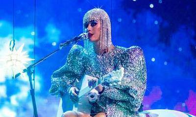Watch Katy Perry Dive Into Crowd After Getting Stuck Mid-Air at Tennessee Concert