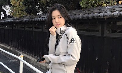 Apink's Naeun Rips Her Pants During Concert, Fans Are Enraged