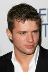 Supposed Lovers Ryan Phillippe and Abbie Cornish Snapped Getting Close and Personal