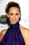 Jennifer Love Hewitt Already Found Wedding Dress, Said It's 'Very Simple'