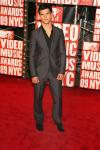 Taylor Lautner Finds Bulking Up for 'New Moon' Annoying