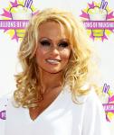 Pamela Anderson Urges SeaWorld to Be Shut Down