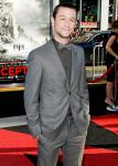 Still Grieving, Joseph Gordon-Levitt Cancels Appearances