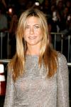 Jennifer Aniston Does Read Tabloid News About Her