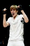 Video: Justin Bieber Stops Girl Fight in His Concert