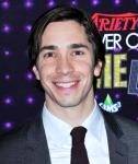 Justin Long Poses as Waiter at New York Restaurant
