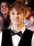 Justin Bieber Auctions Off Japan Meet-and-Greet Session for Charity